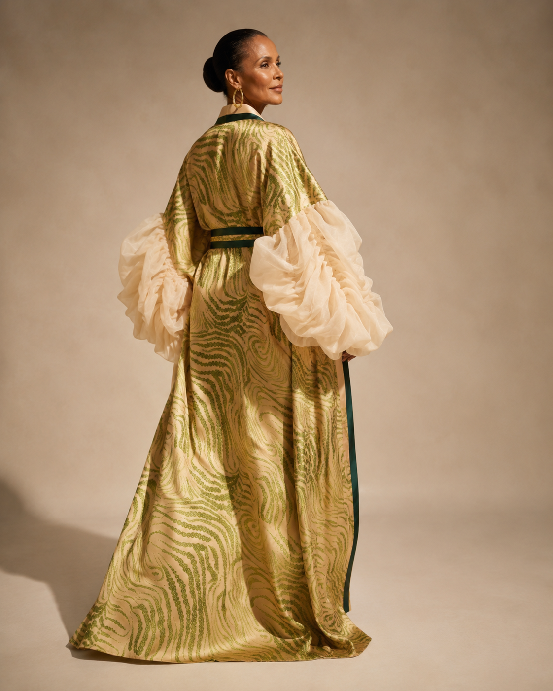 Kimono Amalfi de satén estampado, otra vista — Alma Vittori