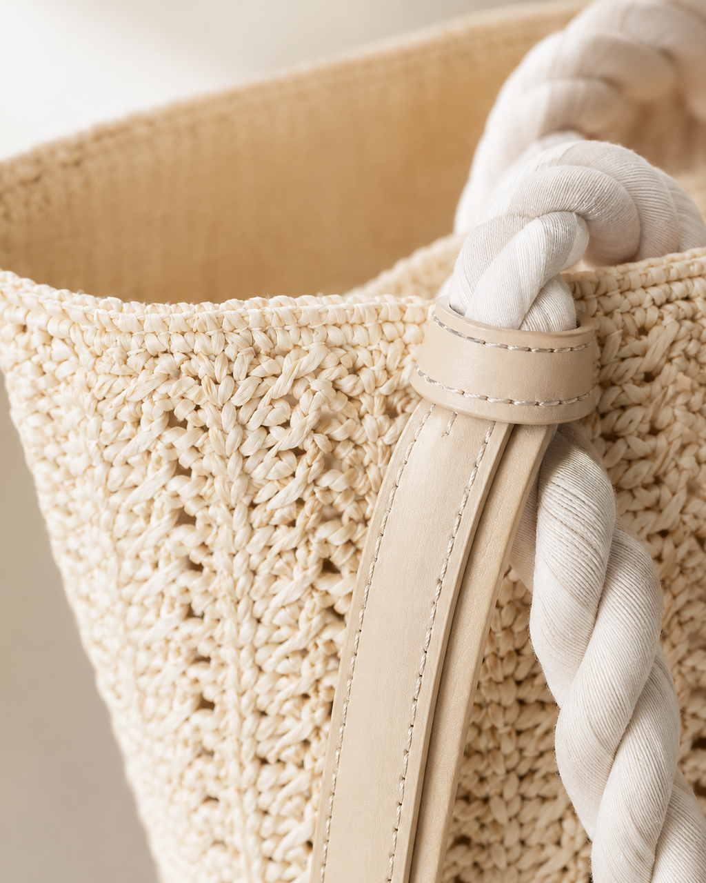 Bolso capazo Capri de rafia natural, otra vista — Alma Vittori
