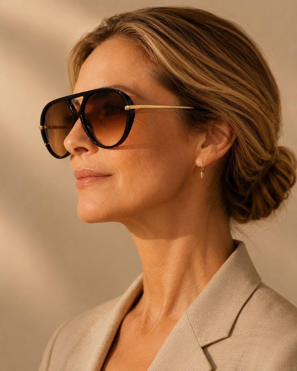 Gafas de sol Donatella aviador oversize, primer plano — Alma Vittori